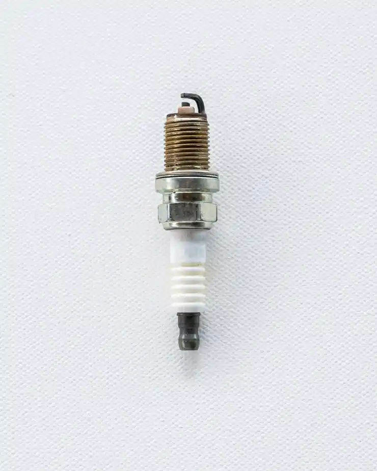 شمع ماشین به انگلیسی Spark Plug - سالوک